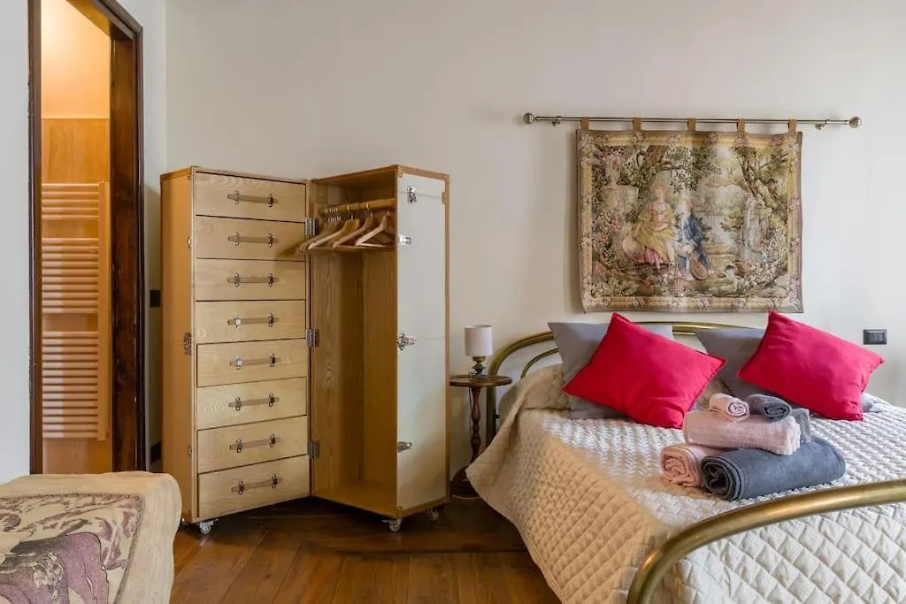 Apartment Magnificent 1800 In The Heart Of Verona