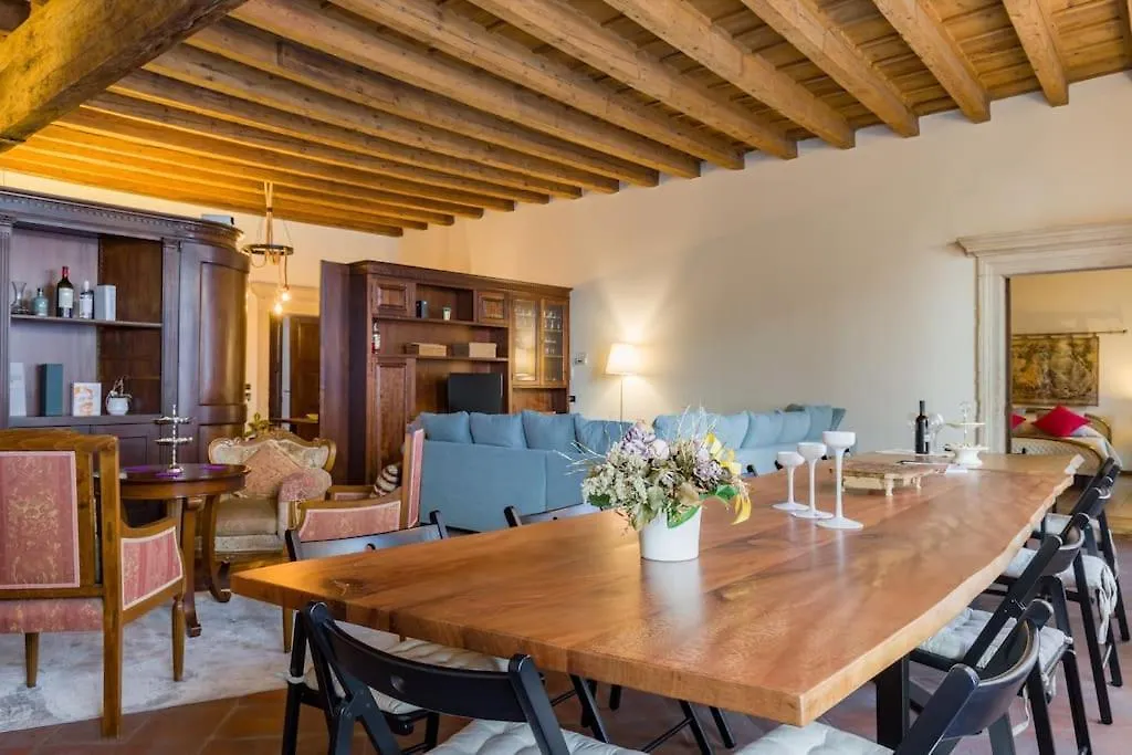 Magnificent 1800 In The Heart Of Verona