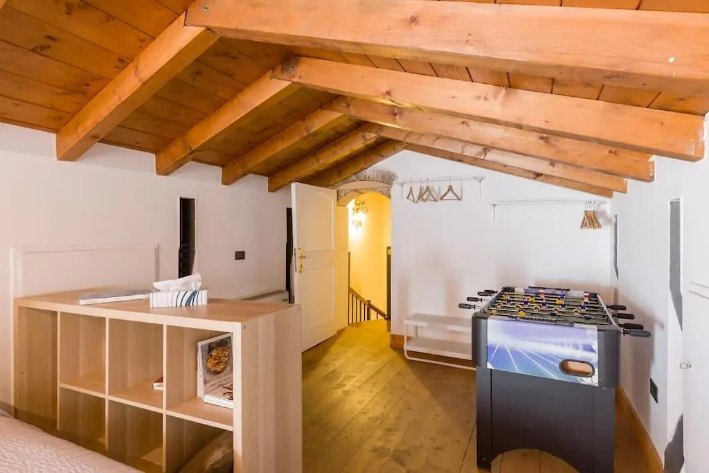 Magnificent 1800 In The Heart Of Verona Appartamento