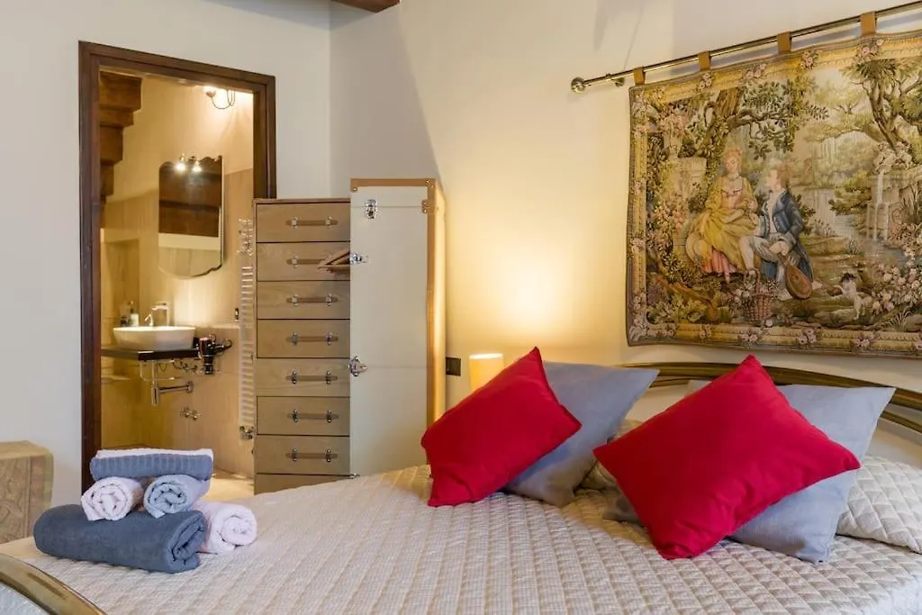 Apartment Magnificent 1800 In The Heart Of Verona