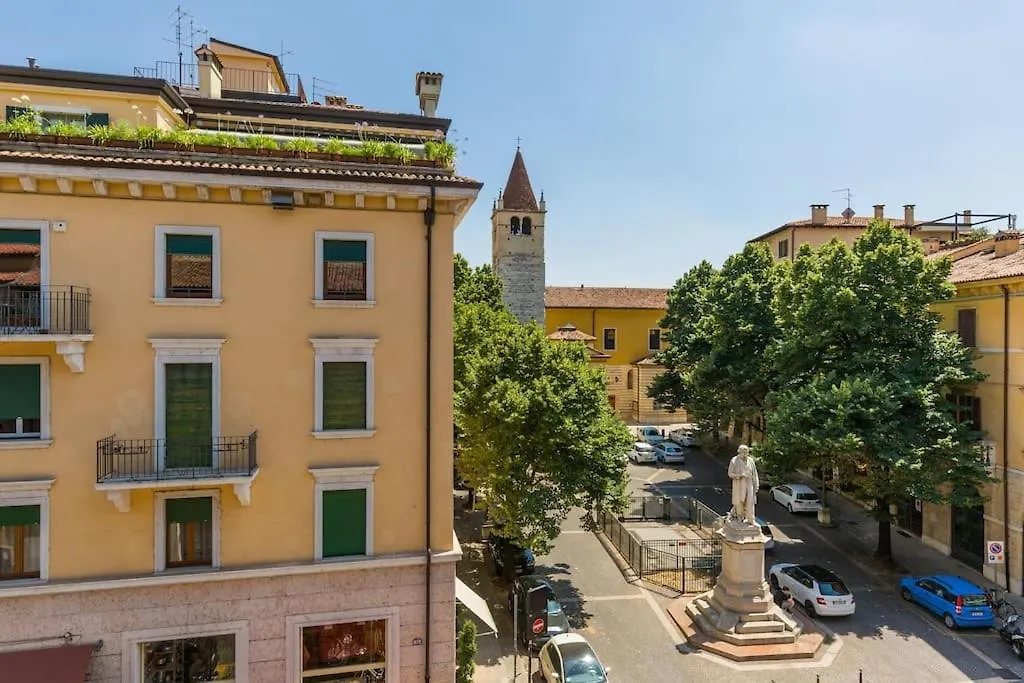 Magnificent 1800 In The Heart Of Verona 0*,