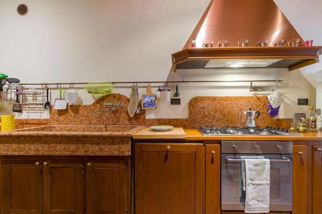 Magnificent 1800 In The Heart Of Verona Apartment