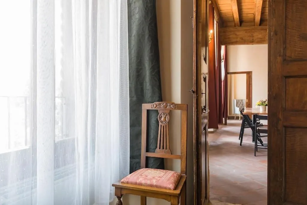 Apartment Magnificent 1800 In The Heart Of Verona Italy