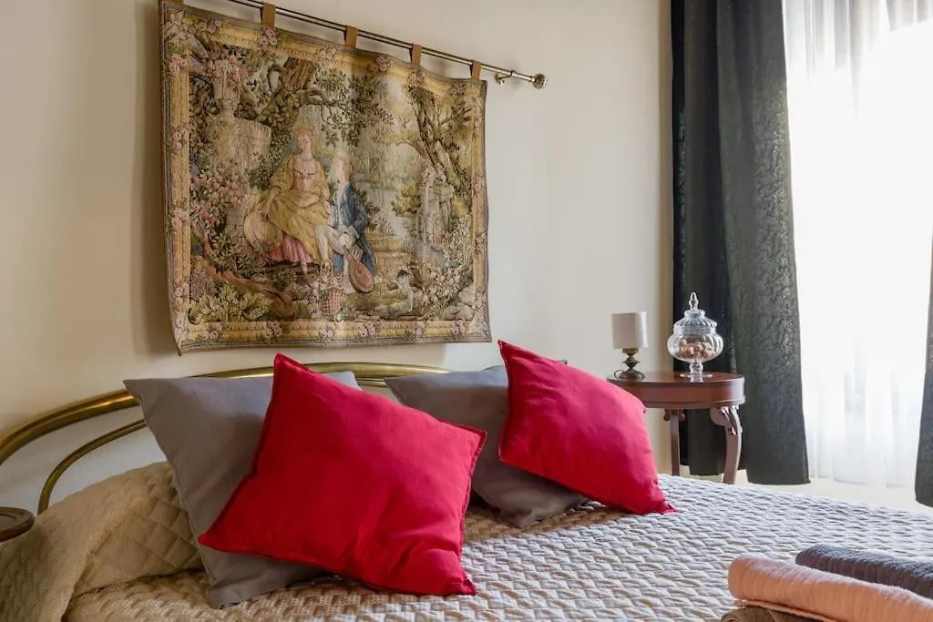 Magnificent 1800 In The Heart Of Verona 0*,