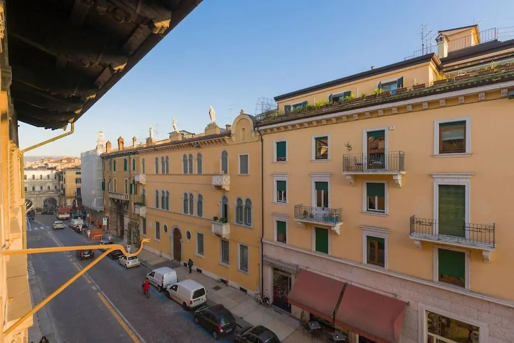 Magnificent 1800 In The Heart Of Verona 0*,